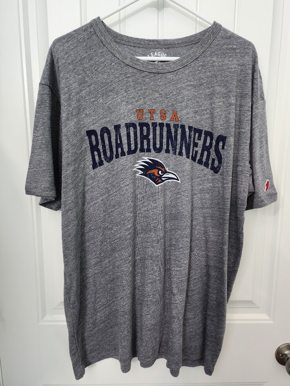 League University of Texas San Antonio Roadrunners Short Sleeve T-Shirt, Size XL - Picture 2 of 8